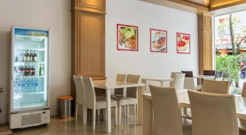 Patong Princess Hotel Bagian luar foto